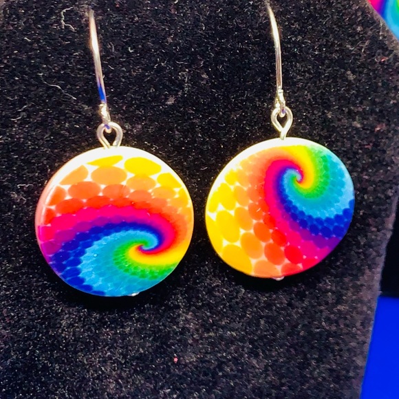 Who doesn’t love tye dye ! 🧜🏻‍♀️ - Picture 3 of 6